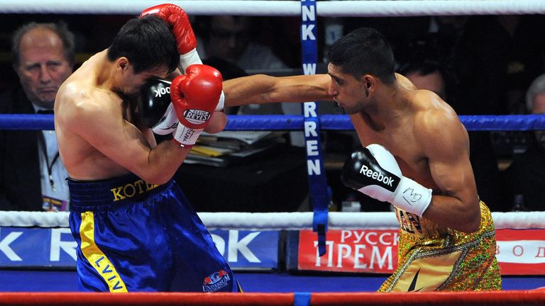 Amir Khan beat Andreas Kotelnik to become the WBA light-welterweight championship, July 18, 2009 at the MEN