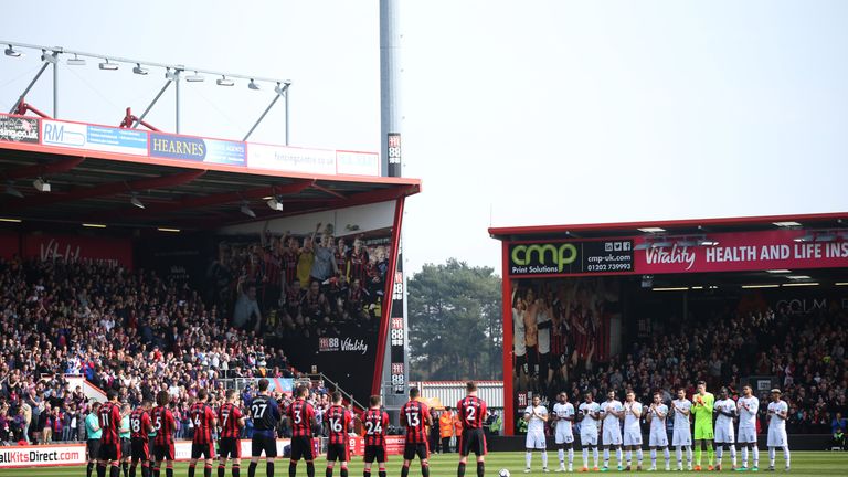 Fans, officials and players take part in a minute of applause for Ray Wilkins ahead of the Premier League match between Bournemouth and Crystal Palace at the Vitality Stadium on April 7, 2018