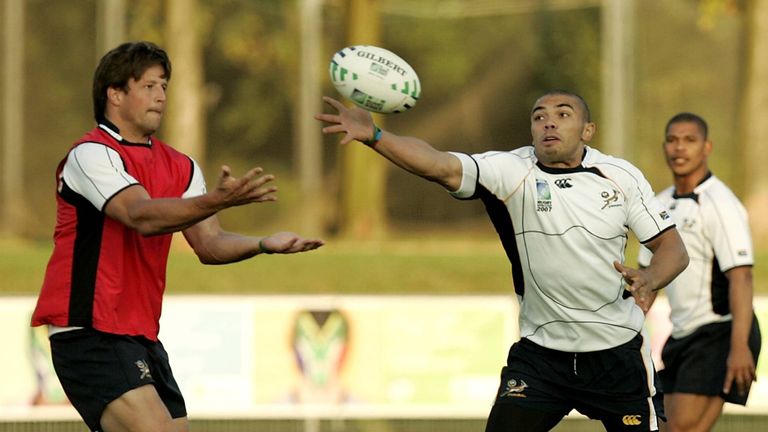 Bob Skinstad, (R) and  Bryan Habana  at a Springboks training session during the 2007 World Cup