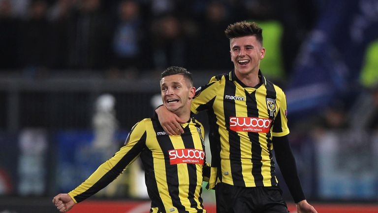 ROME, ITALY - NOVEMBER 23:  Bryan Linssen with his teammate Mason Mount (R) of Vitesse celebrates after scoring the opening goal during the UEFA Europa League group K match between SS Lazio and Vitesse at Olimpico Stadium on November 23, 2017 in Rome, Italy.  (Photo by Paolo Bruno/Getty Images)