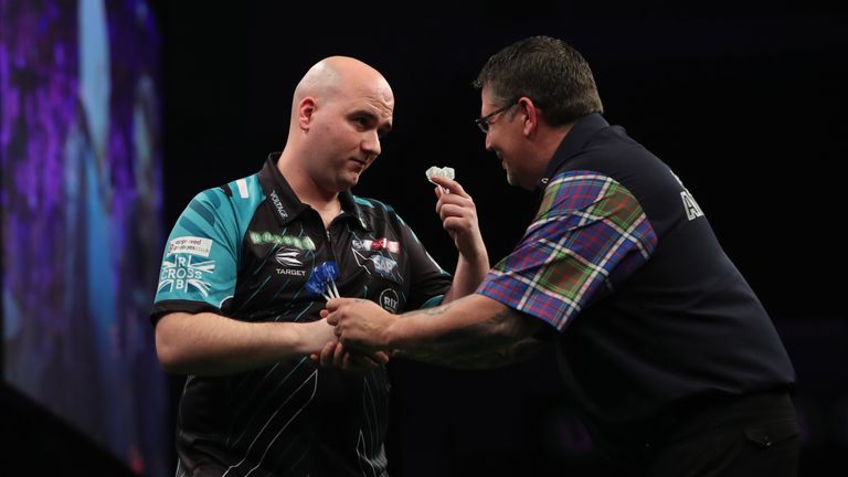 UNIBET PREMIER LEAGUE DARTS 2018.ECHO ARENA,.LIVERPOOL,.PIC LAWRENCE LUSTIG.Gary Anderson v Rob Cross.ROB CROSS IN ACTION