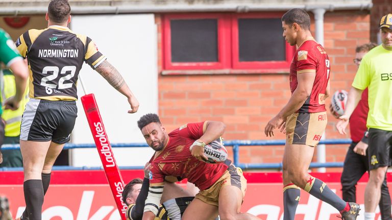 Picture by Allan McKenzie/SWpix.com - 22/04/2018 - Rugby League - Ladbrokes Challenge Cup - York City Knight v Catalans Dragons - Bootham Crescent, York, England - Catalans Jodie Broughton scores a try against York.