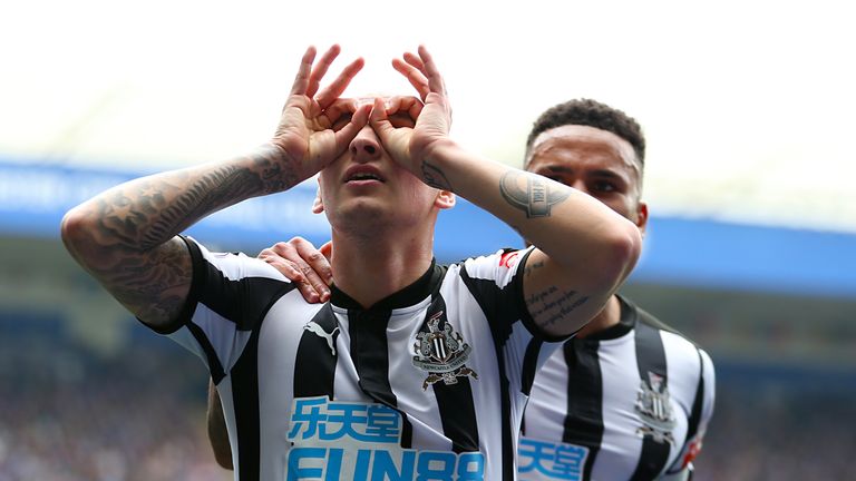 Newcastle United's Jonjo Shelvey celebrates scoring his side's first goal of the game during the Premier League match at the King Power Stadium