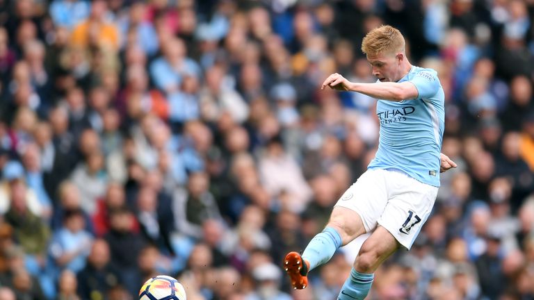 kevin de bruyne during the Premier League match between Manchester City and Swansea City at Etihad Stadium on April 22, 2018 in Manchester, England.