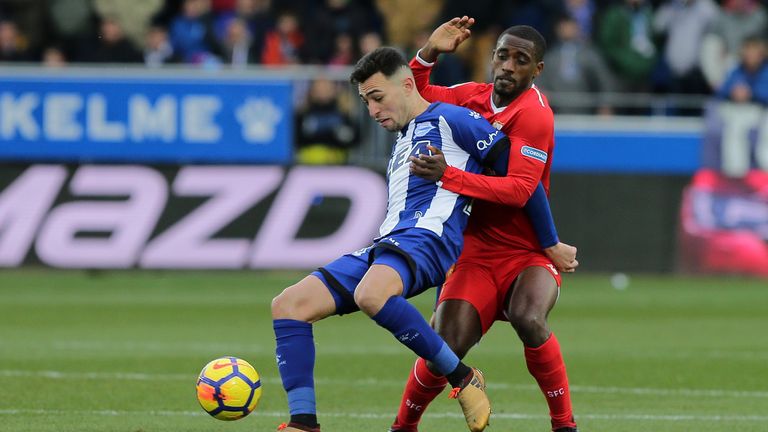 Munir El Haddadi in action for Alaves