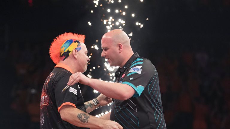 UNIBET PREMIER LEAGUE DARTS 2018.AHOY ARENA,.ROTTERDAM,.PIC LAWRENCE LUSTIG.PETER WRIGHT V ROB CROSS.ROB CROSS IN ACTION.