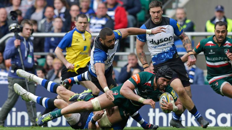 Sione Kalamafoni scoring his second try of the game at Twickenham Stadium