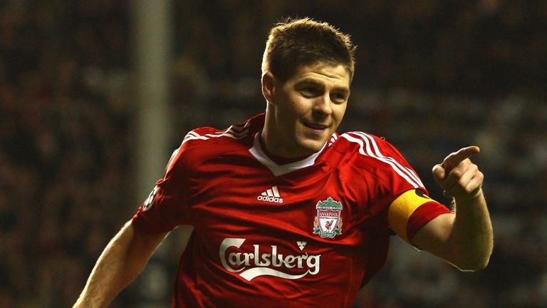 LIVERPOOL, UNITED KINGDOM - MARCH 10: during the UEFA Champions League Round of Sixteen, Second Leg match between Liverpool and Real Madrid at Anfield on March 10, 2009 in Liverpool, England. (Photo by Clive Mason/Getty Images)