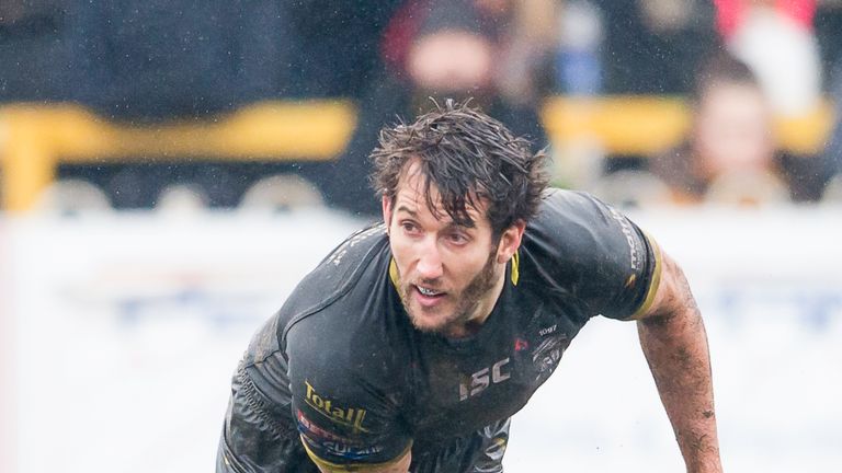 Picture by Allan McKenzie/SWpix.com - 02/04/2018 - Rugby League - Betfred Super League - Castleford Tigers v Warrington Wolves - the Mend A Hose Jungle, Castleford, England - Stefan Ratchford.