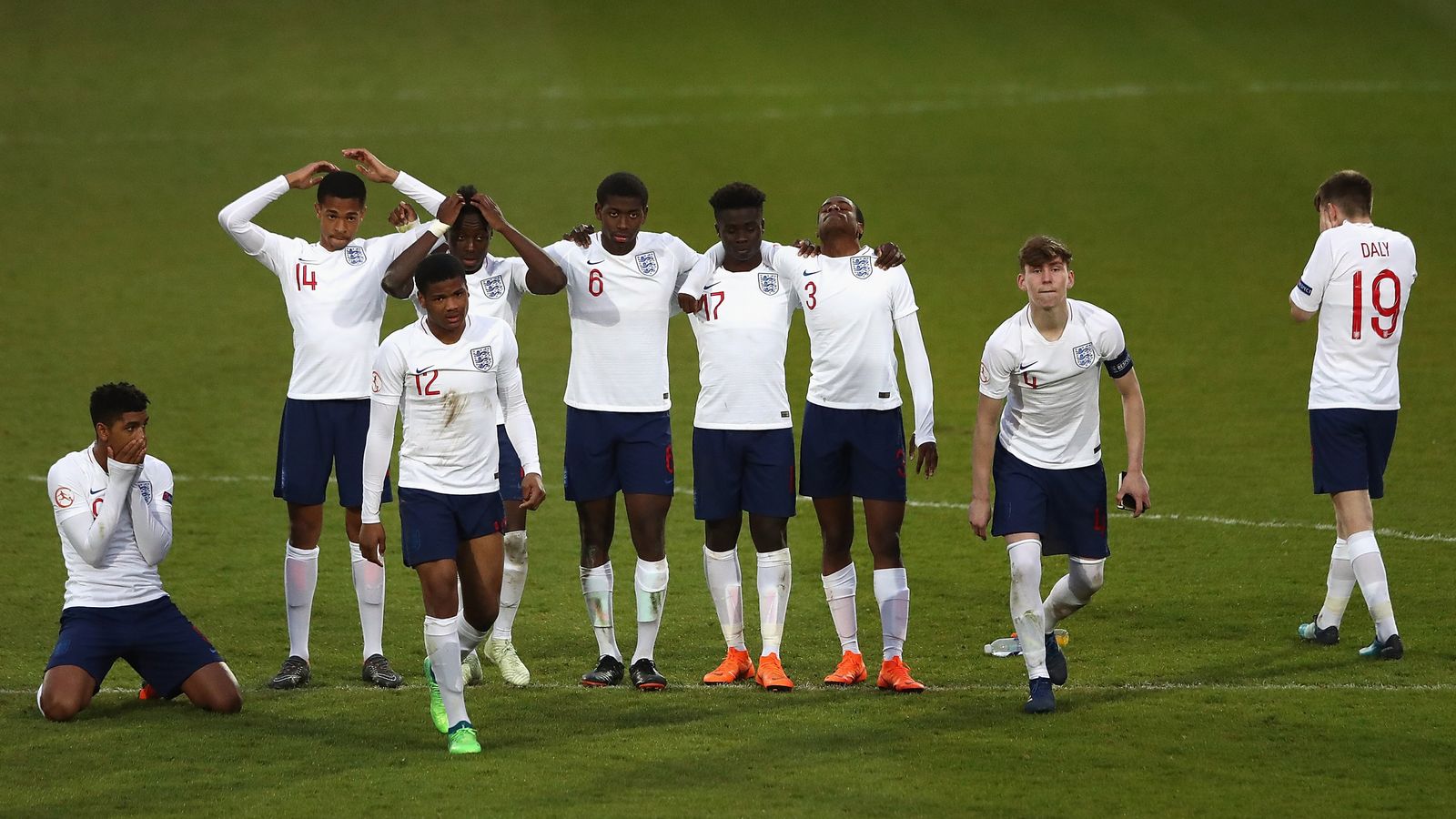 Holland break England hearts at European U17 Championship with penalty shootout victory