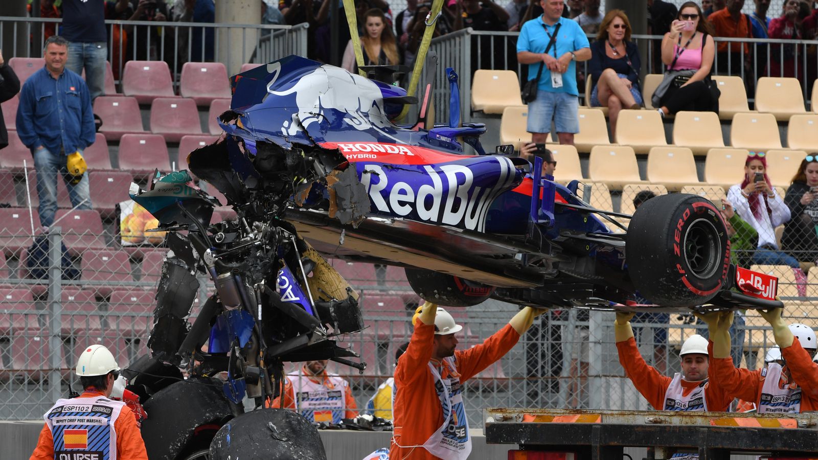 hartley-crashes-out-in-p3-f1-news-sky-sports