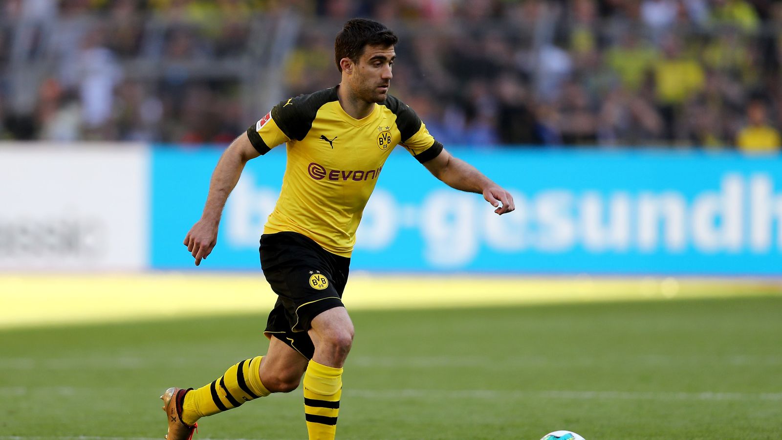 Sokratis Papastathopoulos in UK to finalise Arsenal move from Borussia ...