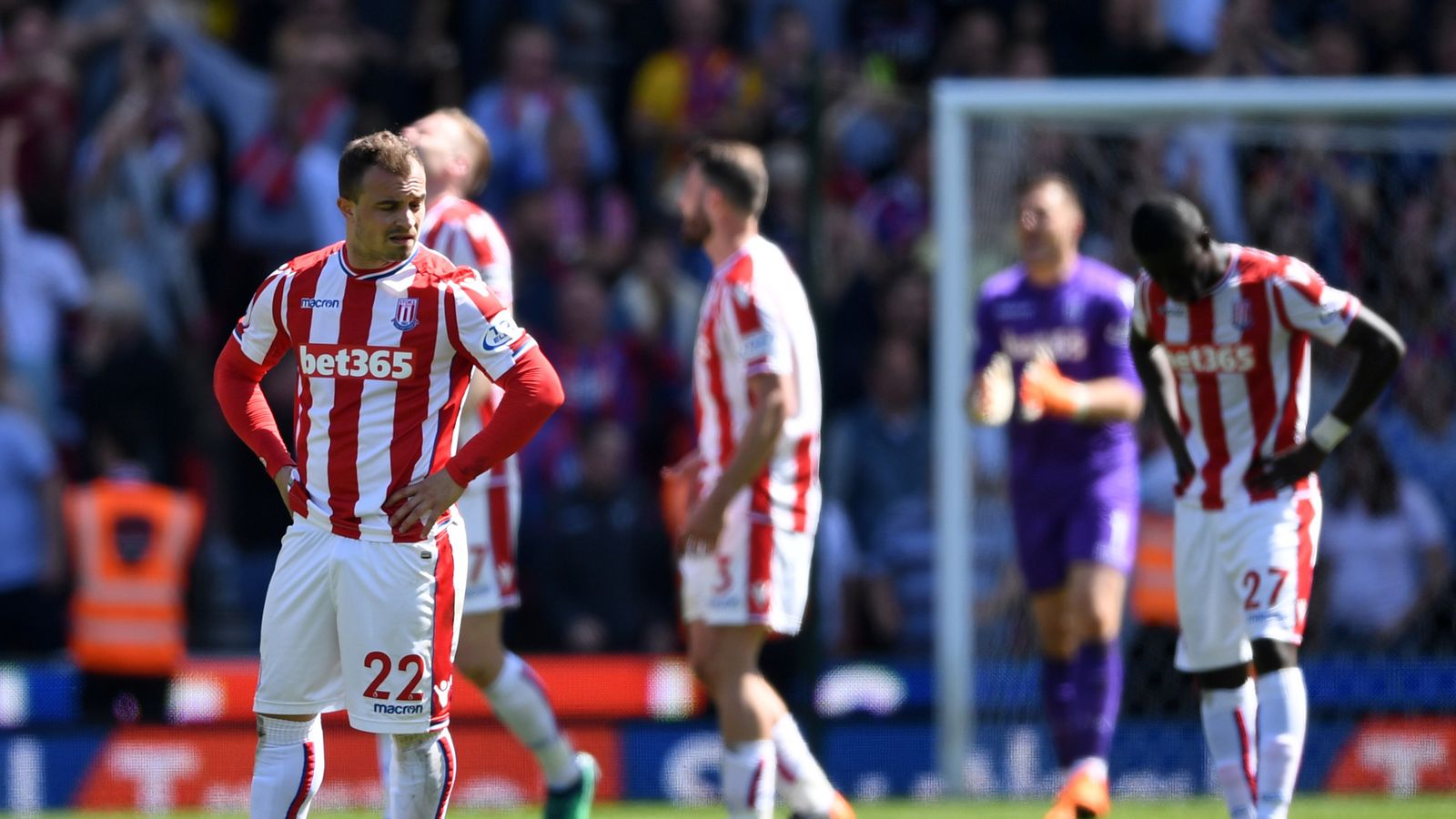 Stoke 1-2 Crystal Palace: Patrick van Aanholt strikes to relegate ...