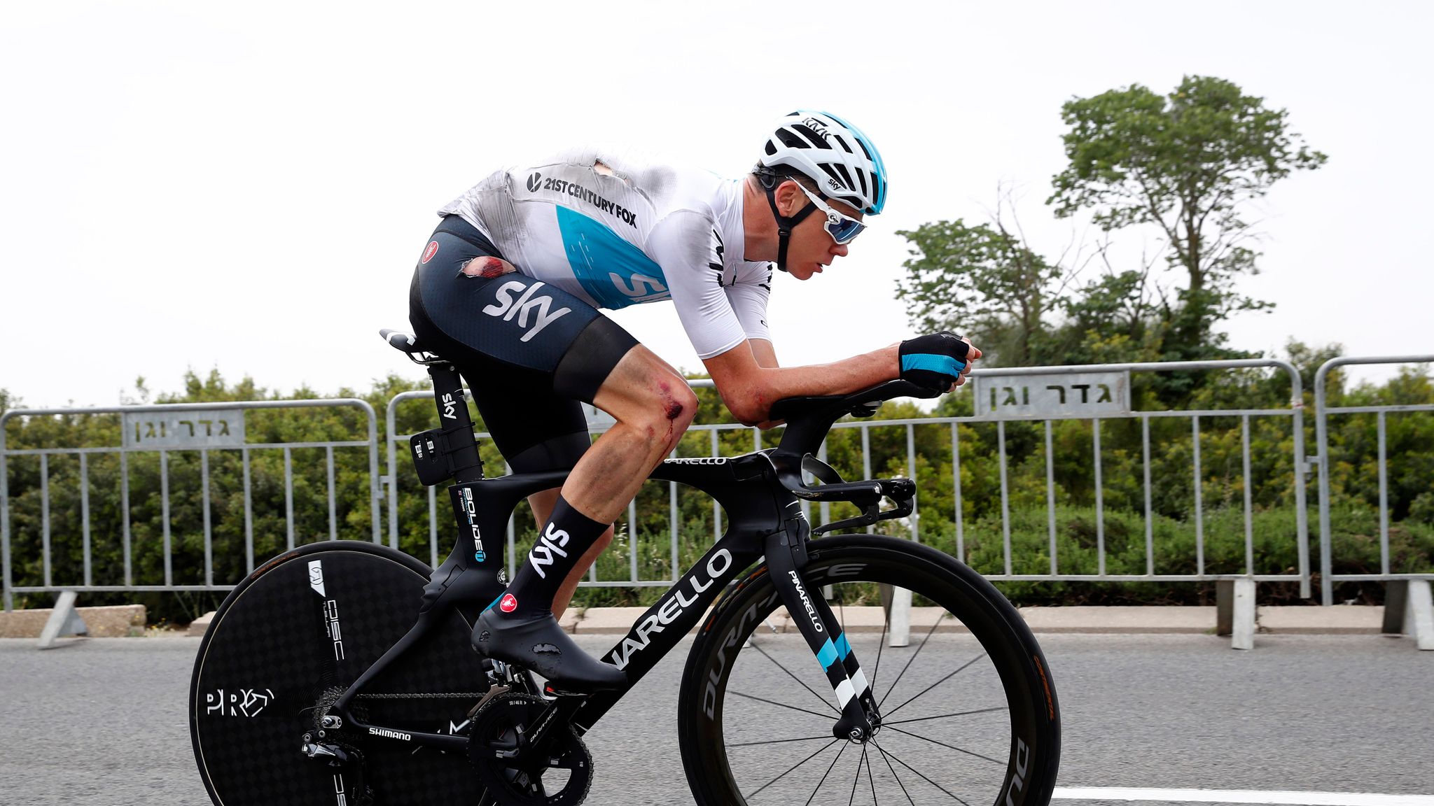 Chris Froome crashes in Giro d Italia time trial course recon ride