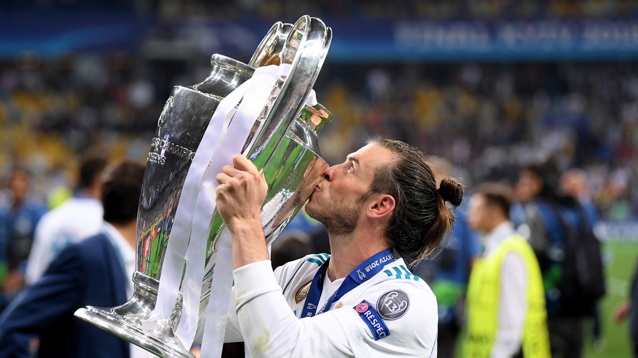 Real Madrid 3-1 Liverpool: Gareth Bale scores stunning goal in Champions  League final, Football News