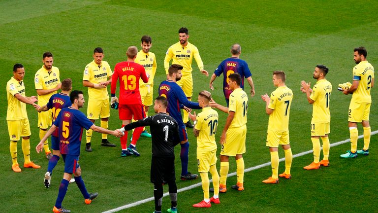Barcelona Villarreal guard of honour