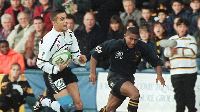 Brive full-back Sebastian Viars in action against Wasps in the 1997 Heineken Cup campaign