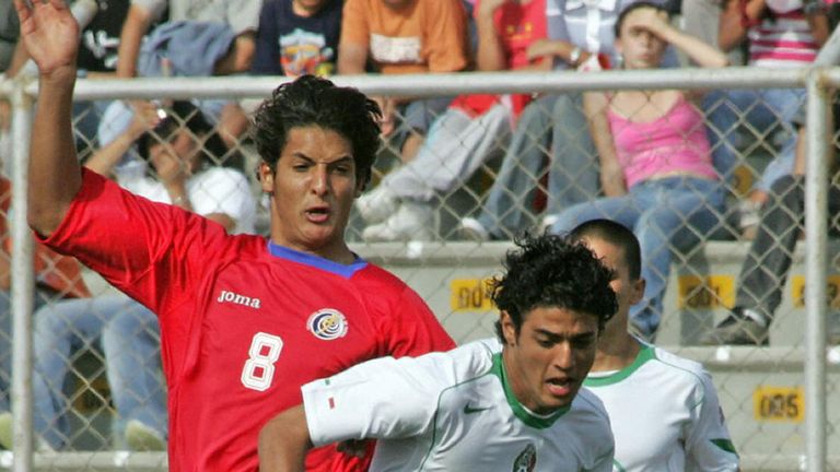Celso Borges competes with Mexico's Carlos Vela as a 17-year-old in 2005