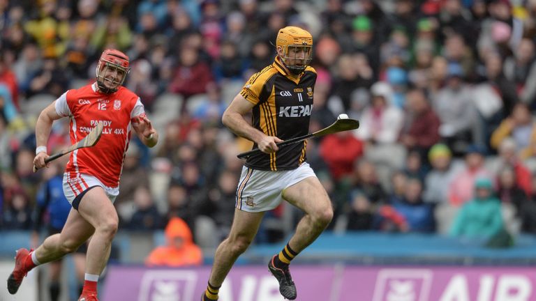 Brennanis chased by David Treacy of Cuala during the 2017 All-Ireland club final.