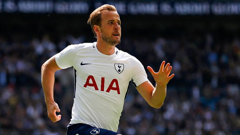 Harry Kane celebrates after scoring Tottenham's first goal