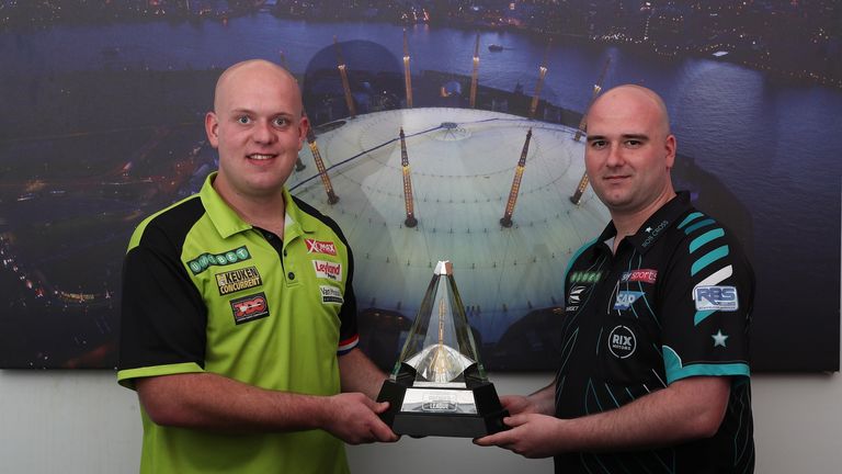 UNIBET PREMIER LEAGUE DARTS FINALS,,.PREVIEW DAY,.O2 ARENA,.LONDON.PIC;LAWRENCE LUSTIG.MICHAEL VAN GERWEN AND ROB CROSS PREPARE FOR THEIR CLASH