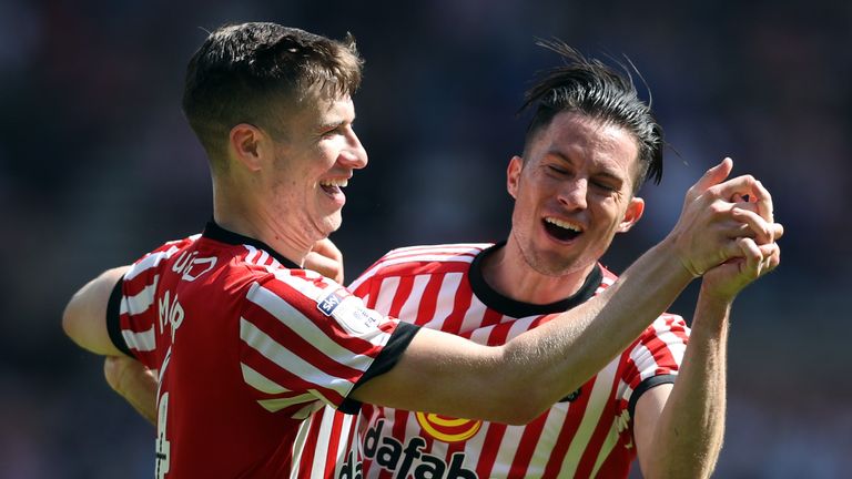 Sunderland's Paddy McNair (left) celebrates 