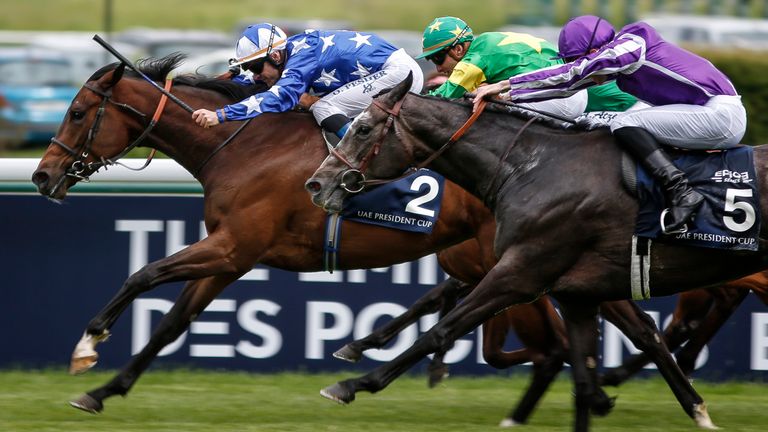 Olivier Peslier and Teppal win the French 1000 Guineas