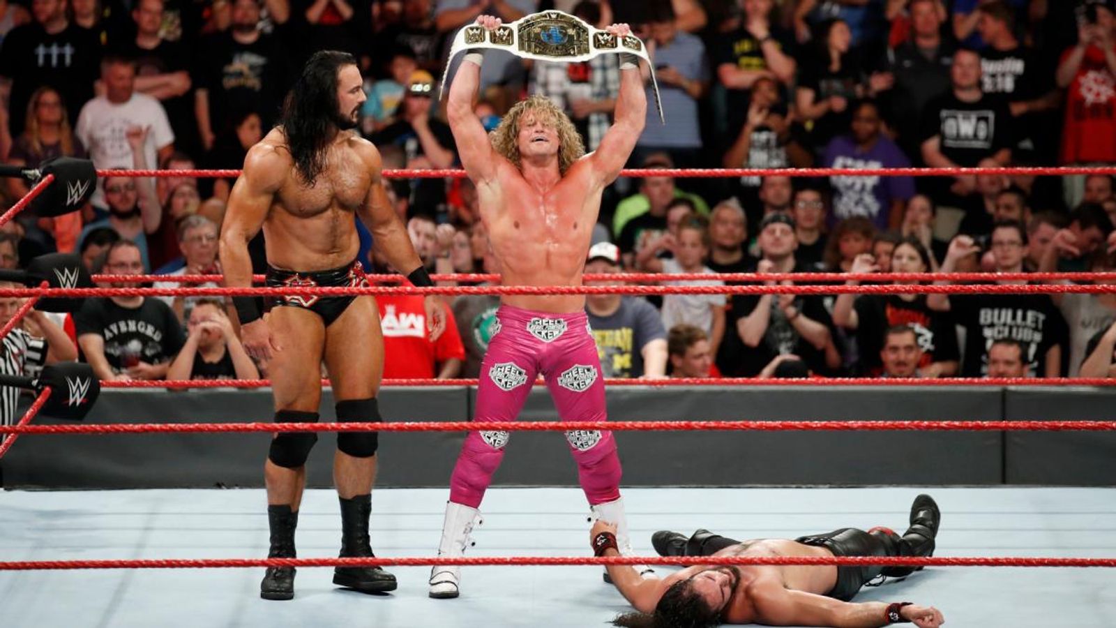 WWE Raw: Dolph Ziggler beats Seth Rollins to take Intercontinental title | Sky Sports