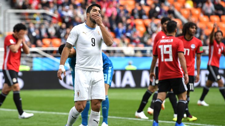 Luis Suarez Struggles As Uruguay Labour To Victory Over Egypt Football News Sky Sports