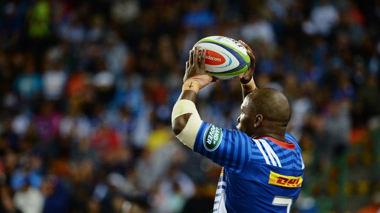 Bongi Mbonambi in action for the Stormers