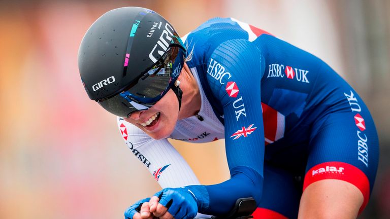 Hannah Barnes beat her younger sister Alice to claim the British national time trial title.