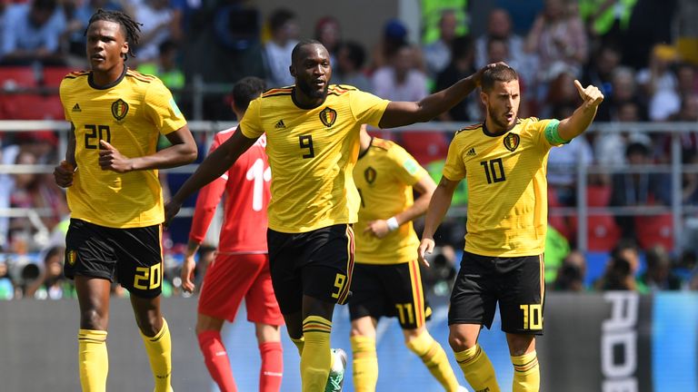 Eden Hazard celebrates his goal with Romelu Lukaku