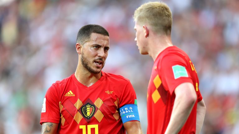 Eden Hazard talks with Kevin De Bruyne during the group G match against Panama