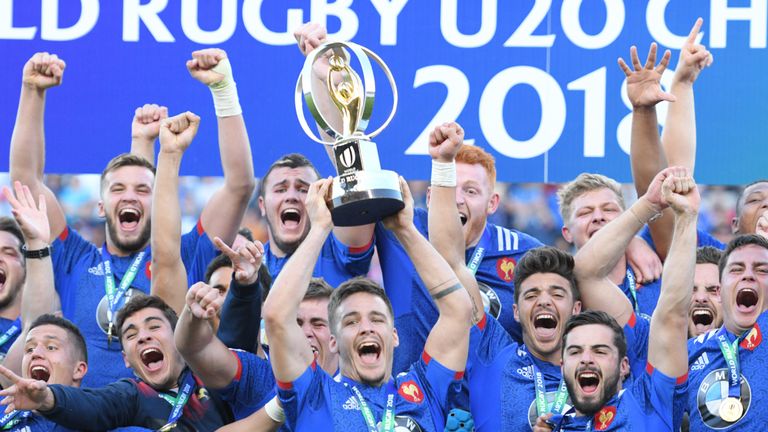 BEZIERS, FRANCE - JUNE 17: France team holds the World Rugby U20 cup during the World Rugby Under 20 Championship Final between England and France on June 17, 2018 in Beziers, France. (Photo by Levan Verdzeuli/Getty Images)