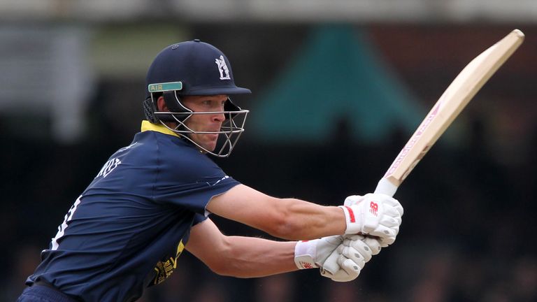 LONDON, ENGLAND - SEPTEMBER 17: Jonathan Trott of Warwickshire bats during the Royal London One-Day Cup Final match between Surrey and Warwickshire at Lord's Cricket Ground on September 17, 2016 in London, England. (Photo by Sarah Ansell/Getty Images). *** Local Caption ** Jonathan Trott