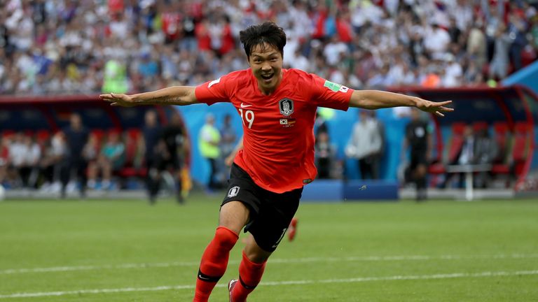 Kim Young-gwon celebrates as South Korea take the lead against Germany
