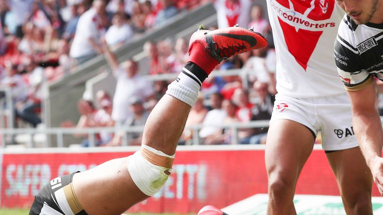 Picture by Paul Currie/SWpix.com - 03/06/2018 - Rugby League - Ladbrokes Challenge Cup - St Helens v Hull FC - The Totally Wicked Stadium, Langtree Park, St Helens, England - Mark Percival of St Helens scores the 1st try