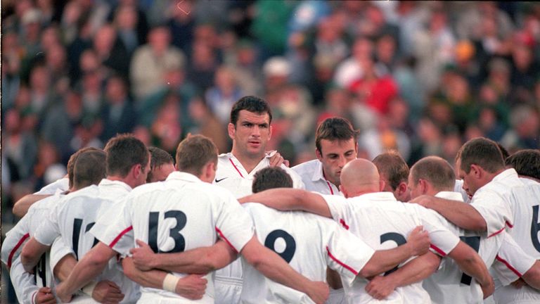 England captain Martin Johnson speaks to his side ahead of their clash with South Africa in Bloemfontein in 2000