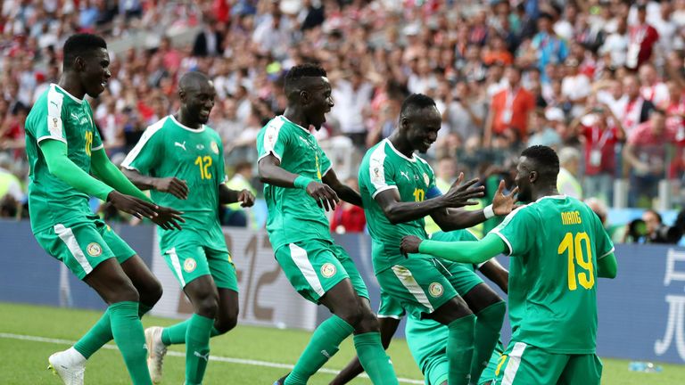 Mbaye Niang celebrates his goal with teammates