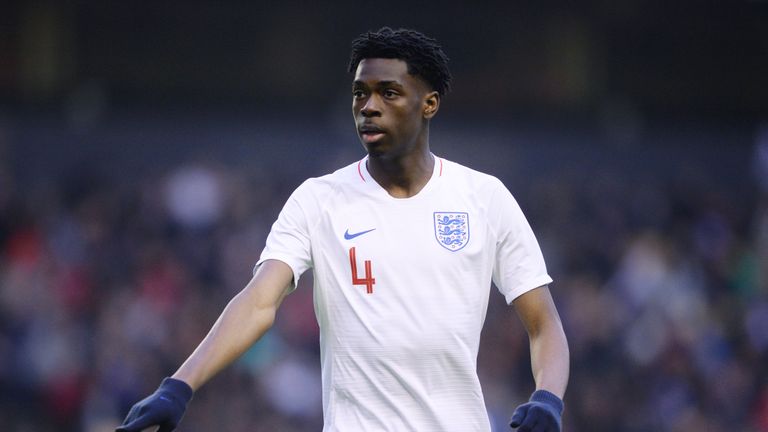 WOLVERHAMPTON, ENGLAND - MARCH 24: Ovie Ejaria of England U21 in action during the international friendly match between England U21 and Romania U21 at Molineux on March 24, 2018 in Wolverhampton, England. (Photo by Nathan Stirk/Getty Images)