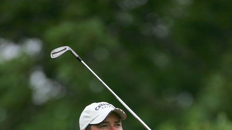 SOUTHAMPTON, NY - JUNE 17:  Rich Beem hits a shot during the first round of the 104th U.S. Open at Shinnecock Hills Golf Club on June 17, 2004 in Southampton, New York.  (Photo by Jamie Squire/Getty Images) *** Local Caption *** Rich Beem