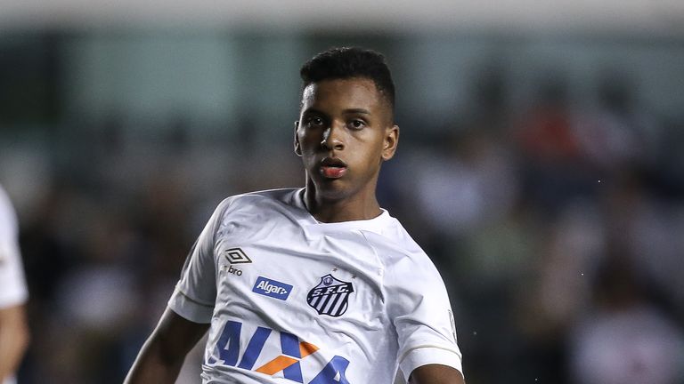 Rodrygo Goes in action for Santos