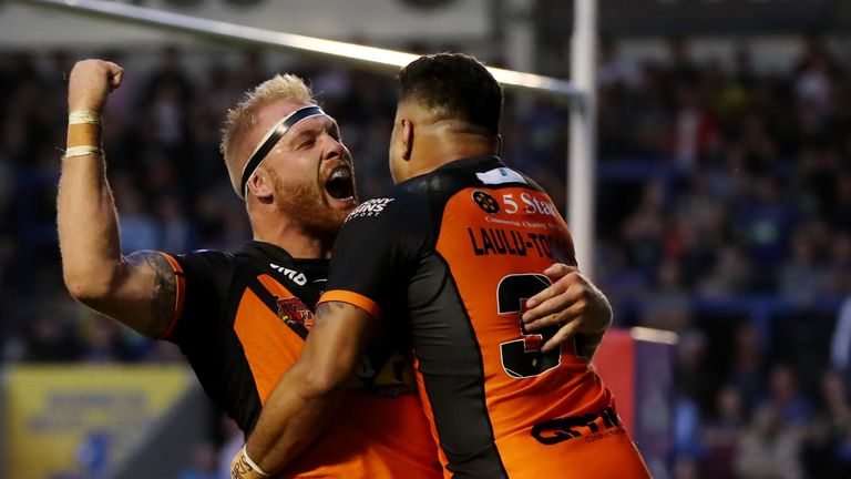 Picture by Paul Currie/SWpix.com - 08/06/2018 - Rugby League - Betfred Super League - Warrington Wolves v Castleford Tigers - Halliwell Jones Stadium, Warrington, England - Oliver Holmes of Castleford Tigers celebrates scoring the 5th try