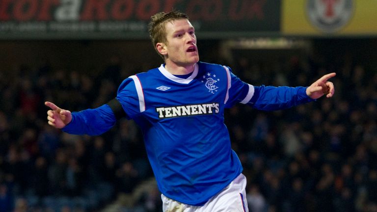 Steven Davis celebrates after putting Rangers 4-0 ahead in the closing stages of the match.