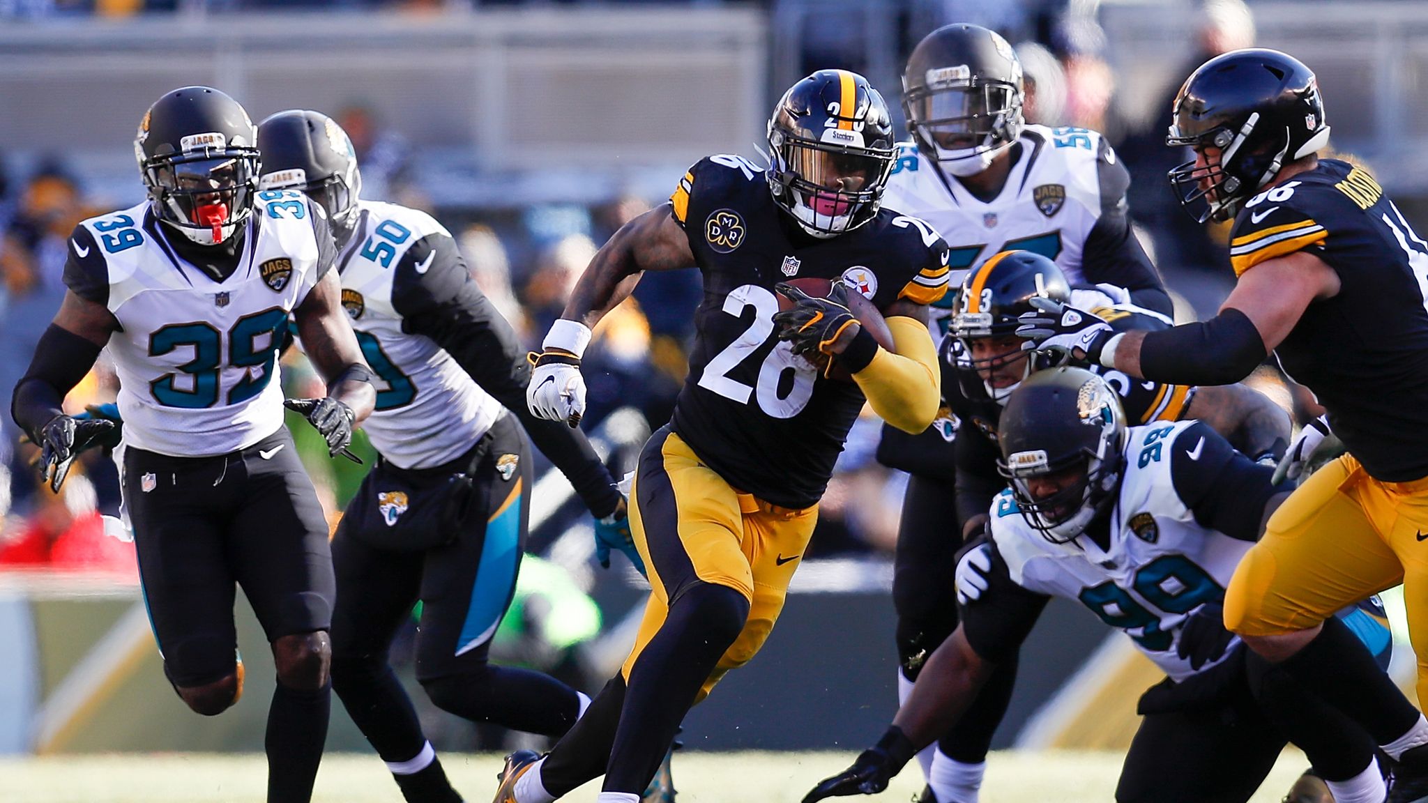 Steelers reportedly have no serious offers for Le'Veon Bell, yet