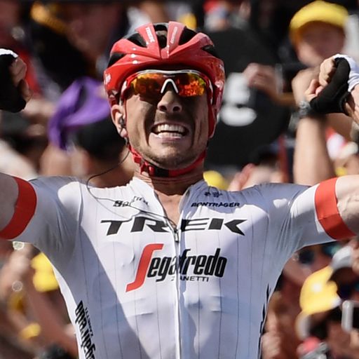 Degenkolb wins chaotic stage nine