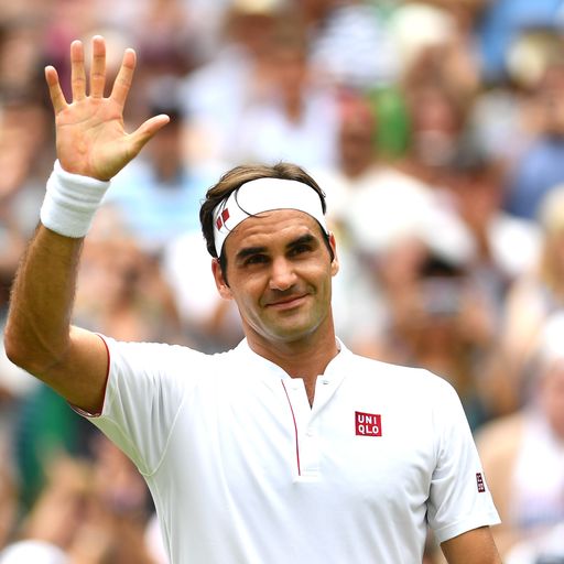 Federer cruises into quarters