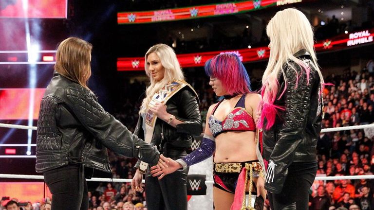 Asuka refused to shake Ronda Rousey&#39;s hand at the Royal Rumble in January