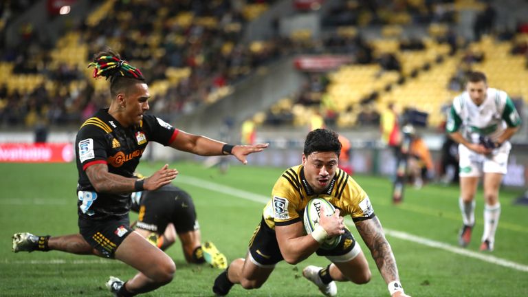 Ben Lam of the Hurricanes scores a try during the Super Rugby Qualifying Final match between the Hurricanes and the Chiefs at Westpac Stadium on July 20, 2018 in Wellington, New Zealand