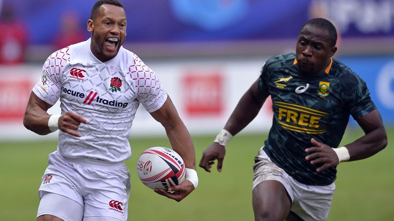 Dan Norton of England runs with the ball during the match between England and South Africa at the HSBC Paris Sevens, stage of the Rugby Sevens World Series at Stade Jean Bouin on June 10, 2018 in Paris, France